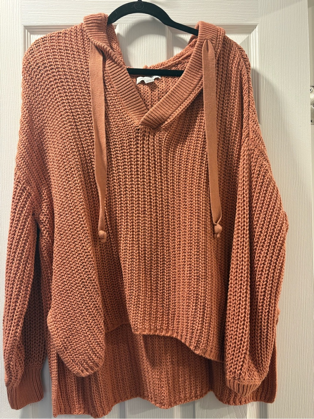 American Eagle Outfitters Chunky Hooded V-Neck Sweater in Rust